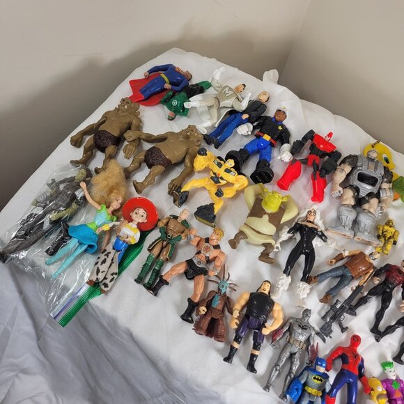 Lot of 34 Misc Action Figures Superhero monsters joker spiderman - Picture 7 of 14